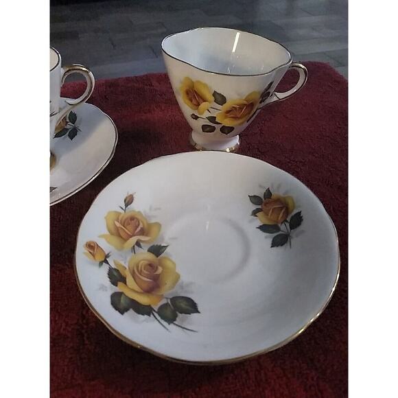 2 Royal Windsor Vintage Tea Cups And Saucers Yellow Rose - Picture 3 of 5